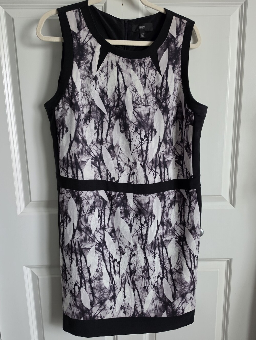 Sleeveless Black & White woodsy camo like Printed Sheath Dress